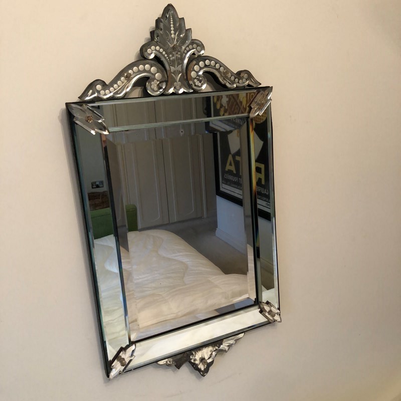 A Petite Venetian Mirror -marchand-antiques-af6929bf-2ab2-4476-9dd2-7c8684e98a46-main-638173391659402962.jpeg
