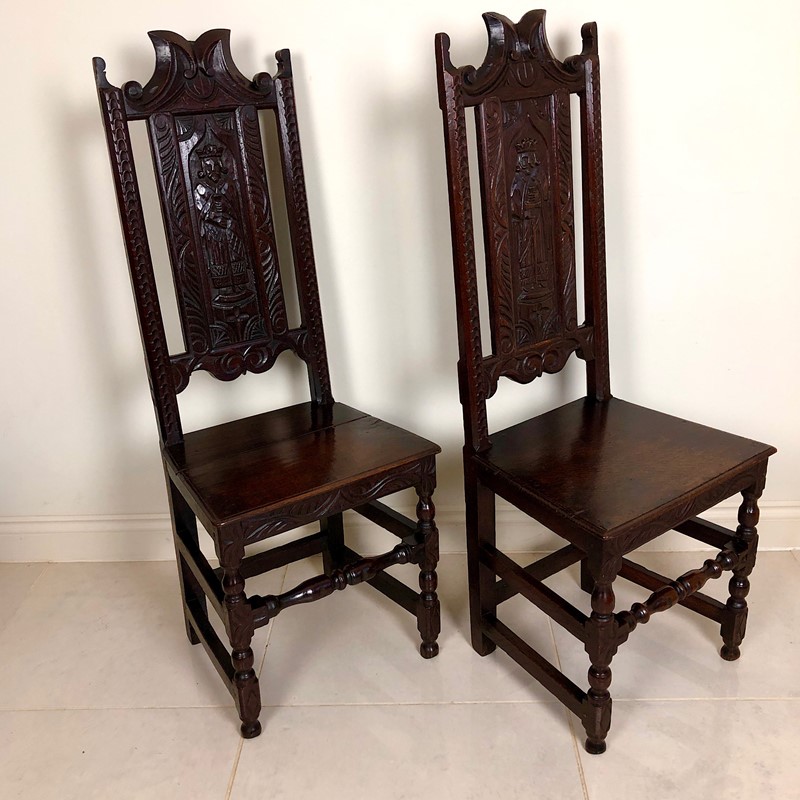 A pair of Quirky Oak Hall / Side Chairs -marchand-antiques-bbd7b205-d886-46b6-9cb1-e9016f3fe57b-main-638025693034303002.jpeg