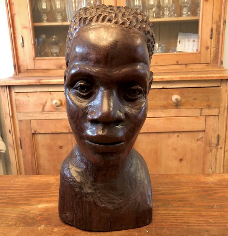 A Carved Wooden Bust -marchand-antiques-dd545f65-5124-44e5-83cc-9407734b9592-main-638173365744635625.jpeg