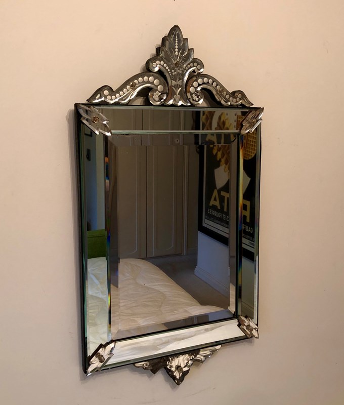 A Petite Venetian Mirror -marchand-antiques-f9ae77fd-0927-43a1-930b-870338c3eb45-main-638173391768151725.jpeg