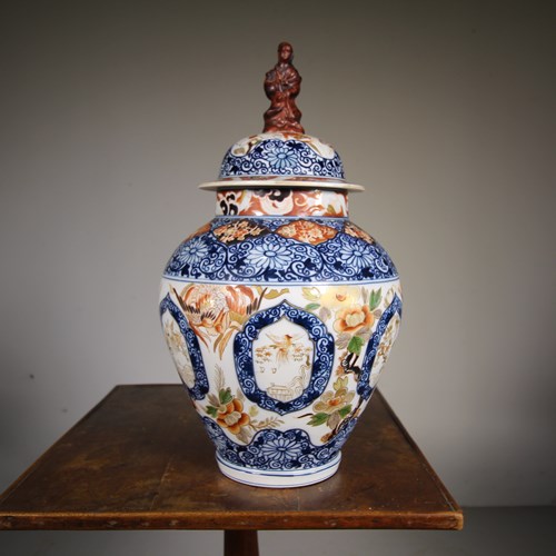 Beautiful Large 19Th Century Antique Imari Vase & Cover