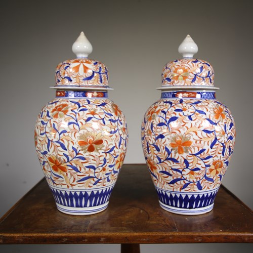 Fabulous Pair Of Japanese Antique Imari Lidded Vase 