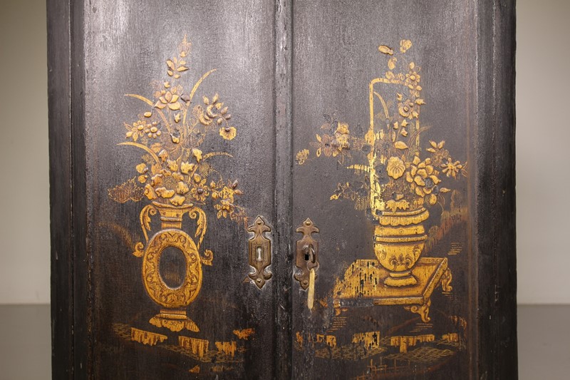 18Th Century Chinoiserie Decorated Antique Wall Cupboard -miles-griffiths-antiques-img-0579-1550x1033-main-638046436544370603.jpg