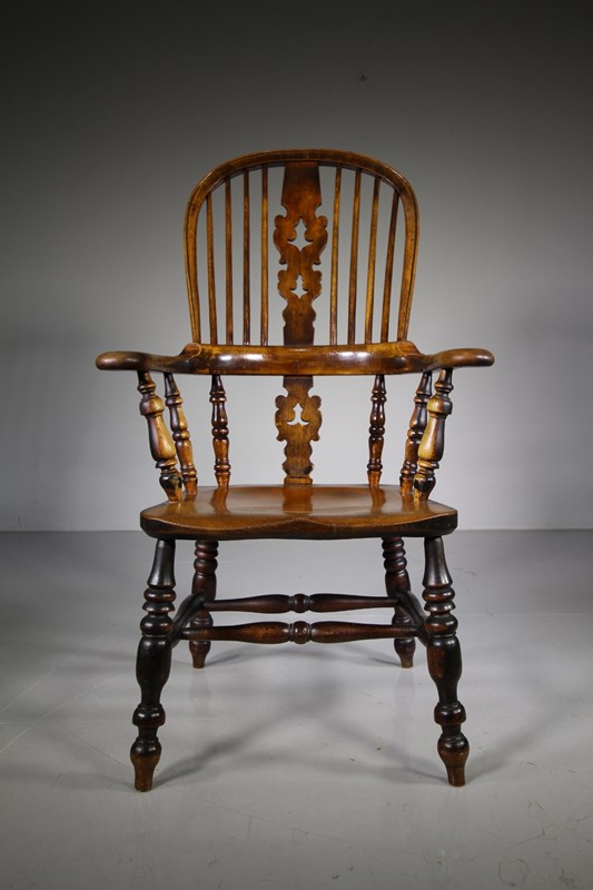 19Th Century Antique Broad Arm Windsor Armchair -miles-griffiths-antiques-img-0692-1033x1550-main-638056668841473423.jpg