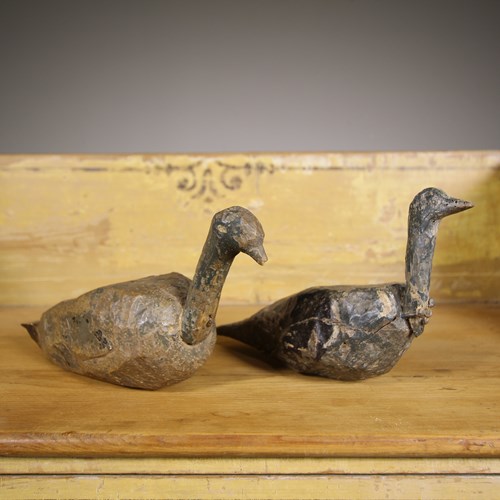 Pair Of Primitive 19Th Century Antique Decoy Pigeons
