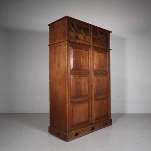 English 19Th Century Fabulous Antique Oak Cupboard