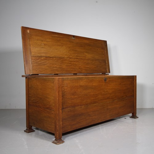 C.R.Ashbee Guild Of Handicraft Large Antique Oak Coffer