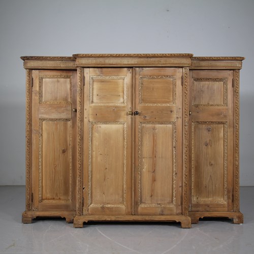 Lovely 19Th Century English Antique Pine Break Fronted Bookcase 