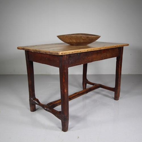 Georgian Antique Pine Dining Table With Wonderful Skin