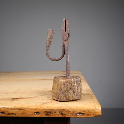 Original English 18Th Century Antique Rush Nip