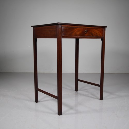 Lovely Original Georgian Antique Mahogany Side Table 