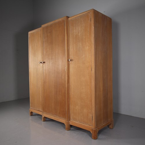 Fabulous Heals 1920'S Oak Triple Wardrobe - Splits Up 