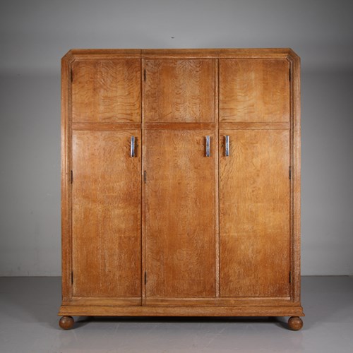 Heals 1920'S Buttery Hutch Oak Triple Wardrobe - Labelled 