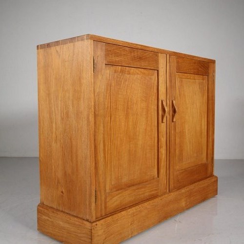 English Oak 1930'S Cotswold School Cupboard