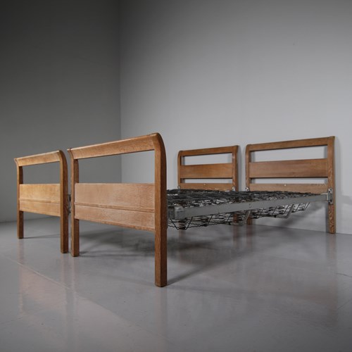 Pair Of 1920'S Heals Antique Oak Single Beds - Both Labelled 