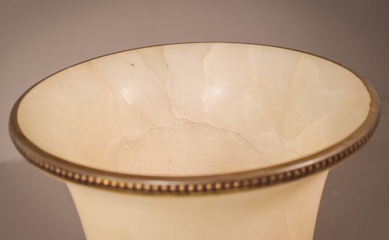 Alabaster And Bronze Lamp-modern-decorative-1127-white-lamp-11-main-637641870287815680.jpg
