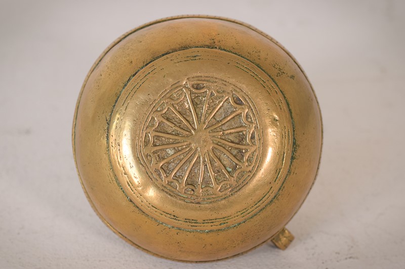 African Brass Pot-modern-decorative-821-51-african-brass-pot-6-main-637690328425953562.jpg