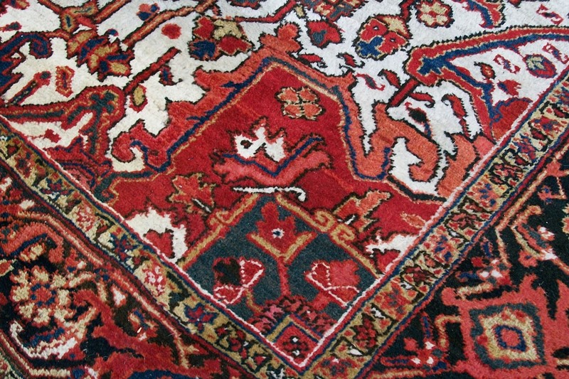 Antique Heriz Carpet Ivory Field  / UK Imp Tx Paid-modern-times-berlin-100-0776a-main-637452750094431120.jpg