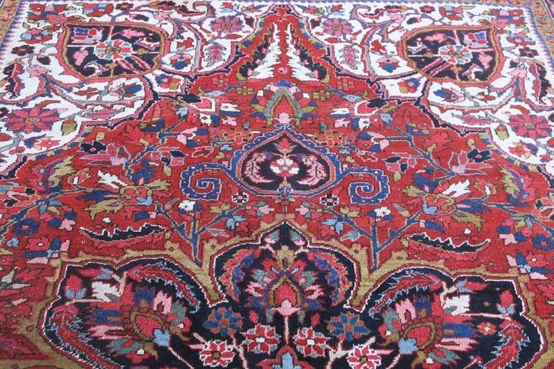 Antique Heriz Carpet Ivory Corners Arabesques-modern-times-berlin-img-0580a-main-637566621633327530.jpg