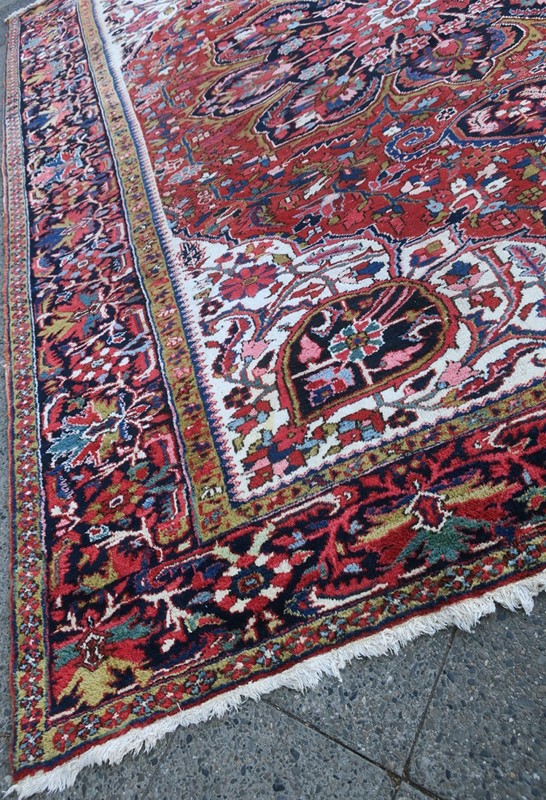 Antique Heriz Carpet Ivory Corners Arabesques-modern-times-berlin-img-0595a-main-637566621388014755.jpg