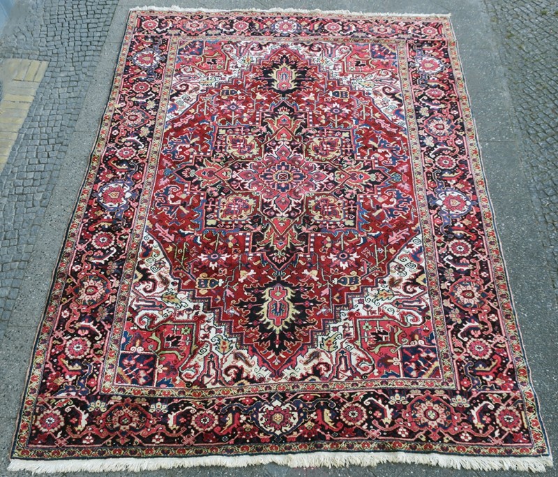 Antique Heriz Carpet Vibrant Colours Clear Design-modern-times-berlin-img-6820a-main-637573677195482818.jpg