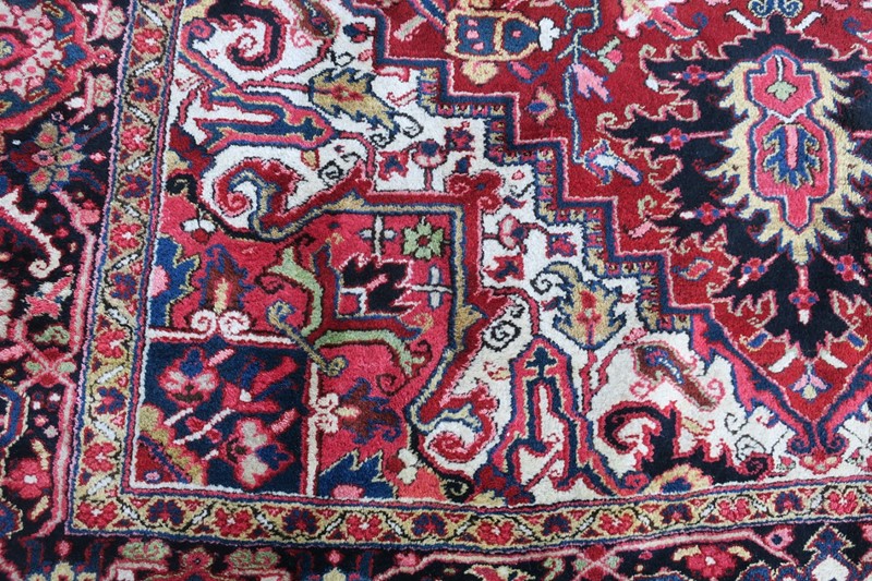 Antique Heriz Carpet Vibrant Colours Clear Design-modern-times-berlin-img-6830a-main-637532280856156625.jpg