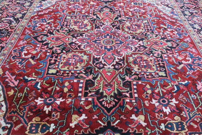 Antique Heriz Carpet Vibrant Colours Clear Design-modern-times-berlin-img-6834a-main-637532280868500728.jpg