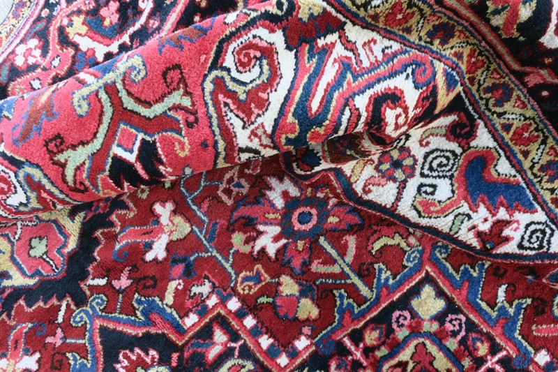 Antique Heriz Carpet Vibrant Colours Clear Design-modern-times-berlin-img-6846a-main-637532280895531513.jpg