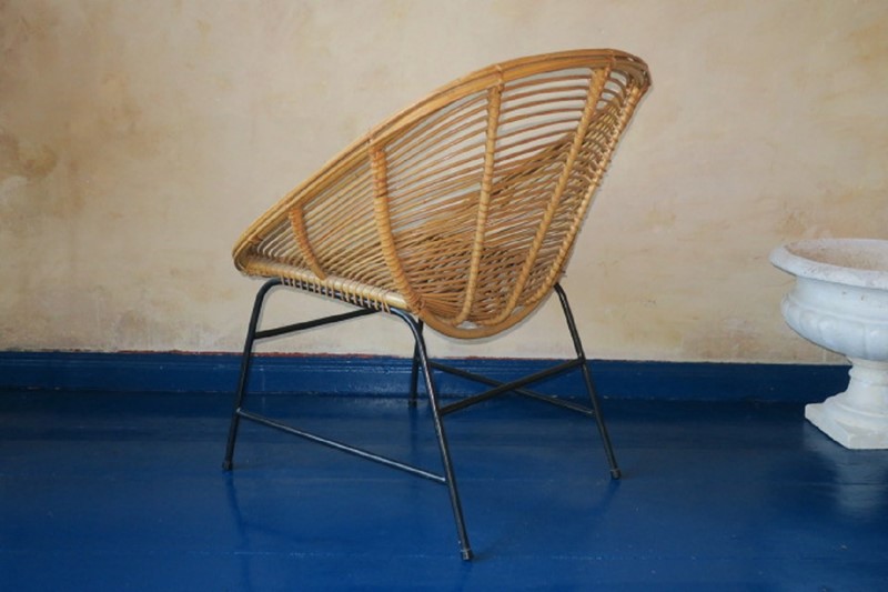 Mid Century Rattan And Iron Pod Chair, 1960S-modern-times-berlin-img-7493-main-637564152320649886.JPG