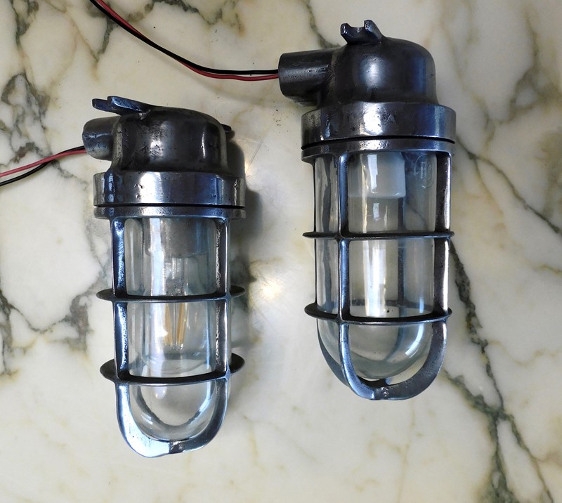 pair of polished aluminium bulk head lights -mountain-cow-dscn4506-main-637389665870846557.jpg