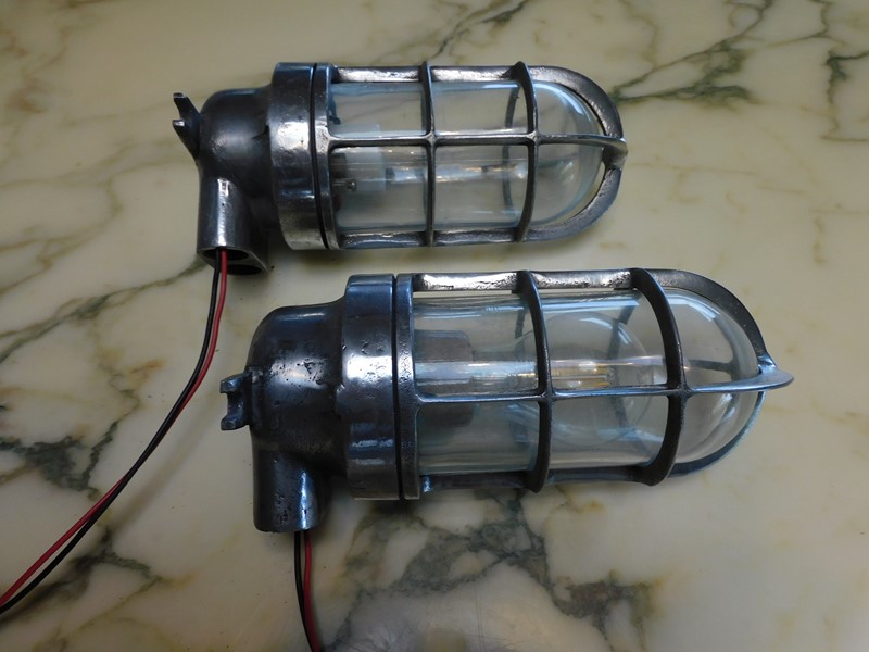 pair of polished aluminium bulk head lights -mountain-cow-dscn4508-main-637389665895377781.JPG