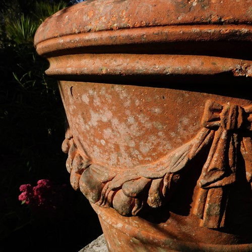 Compton Pottery 'Apple' Pot 