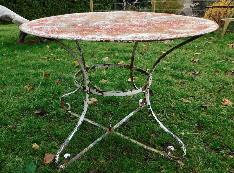 A Large  French Wrought Iron Garden Table-mountain-cow-dscn7846-main-638055811953445110.jpg