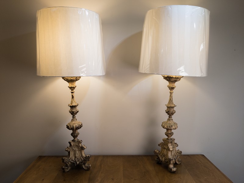 An early 19th Century pair of Tole lamps-nick-jones-img-20200430-135252-main-637383446749356971.jpg