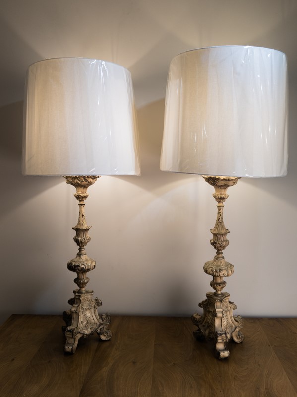 An early 19th Century pair of Tole lamps-nick-jones-img-20200430-135607-main-637383445978422704.jpg