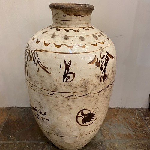 C1800 A Rare Large Chinese Urn From Cizhou