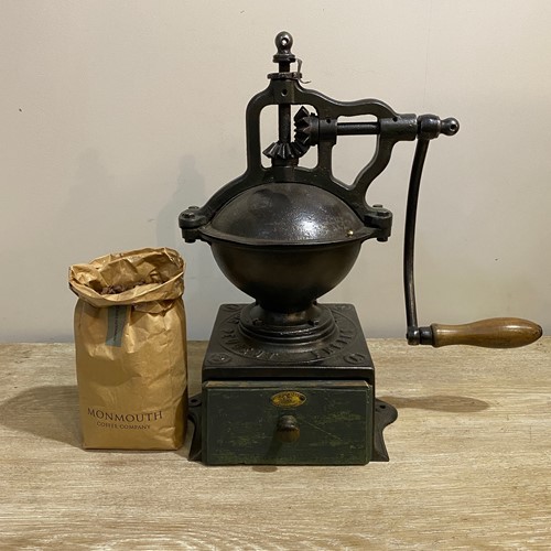 C1900 A Large Shop Counter Coffee Grinder