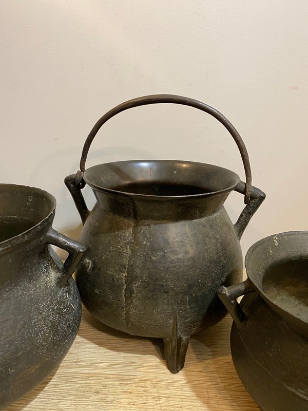 A Mid to Late 17th English Century Bronze Cauldron-nick-jones-img-9221-main-637723043869078875.jpeg