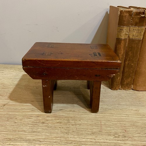 C1870 A Tiny Joint Stool - Plinth