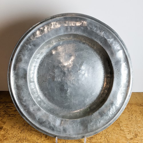 C1800 A Large Pewter Charger