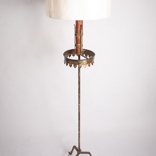 C1950 A Stylish Spanish Gilt Iron Floor Lamp