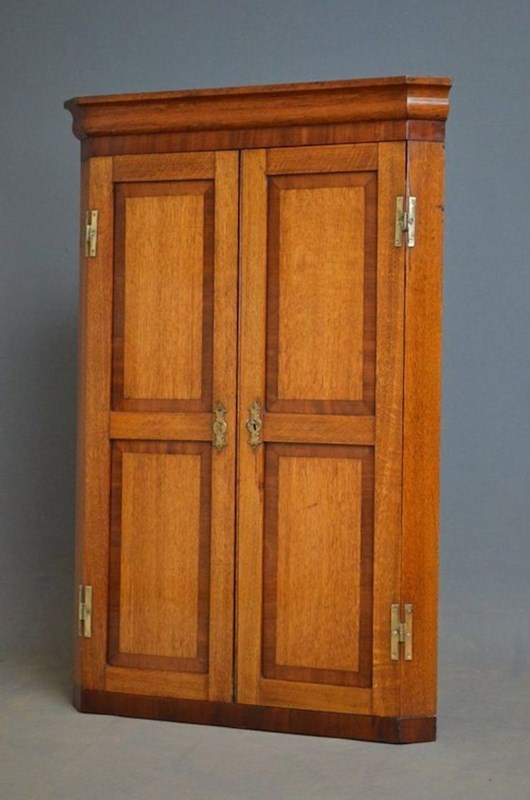 An Attractive Victorian Oak Corner Cupboard-nimbus-antiques-0-an-attractive-victorian-oak-corner-cupboard-508619-2282687-qh7vuwal95d51cv1-main-638186419403139399.jpeg