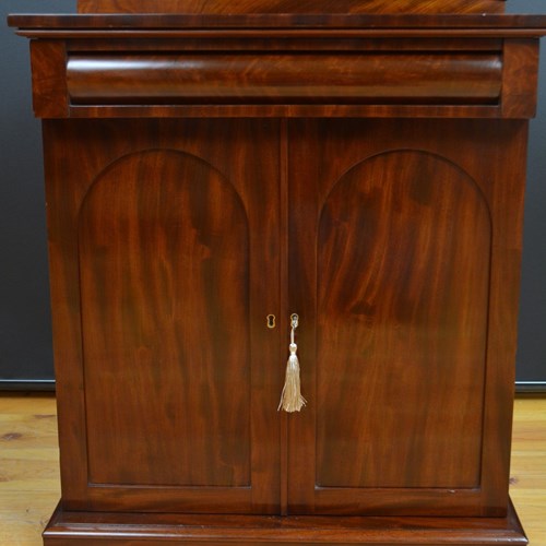 William Lv Mahogany Chiffonier