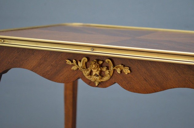 An Attractive Mahogany and Rosewood Table-nimbus-antiques-4_main_636139681006098268.jpg