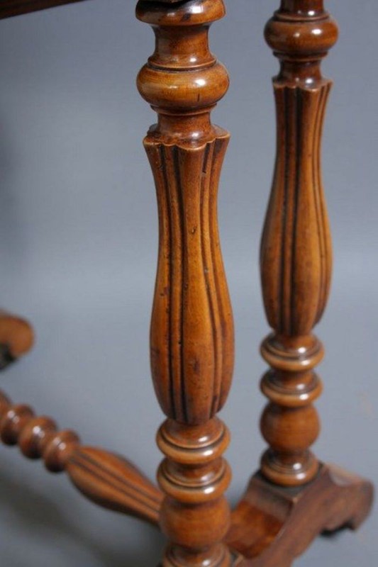 An Unusual Victorian Work Table in Walnut -nimbus-antiques-dealer-nimbus-full-1470920433969-4914666666-surnojfcgnhtu84f-main-637756902576334443.jpg