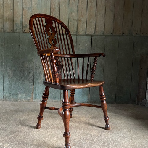 C19th Yew Wood Splat Back Windsor Armchair