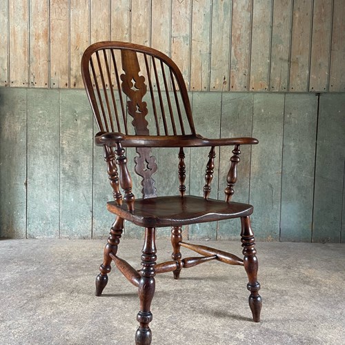 English Broad Arm Windsor Chair