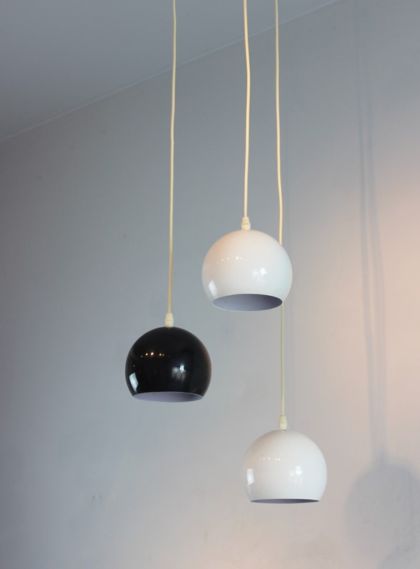  Set of 3 hanging lights in white and black-norfolk-decorative-antiques-img-5705-main-636867760020284635.jpg