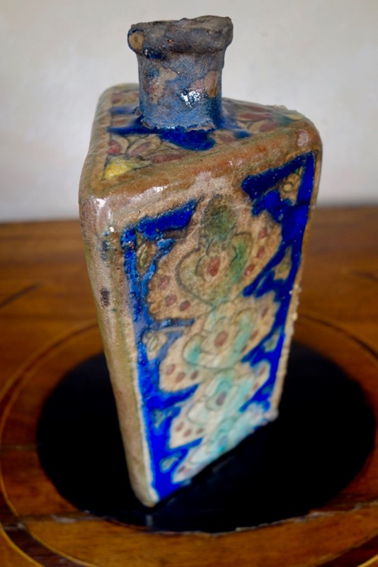 A Large Triangular Persian Vase -pappilon-_DSC1682-main-636758283869509721.jpg