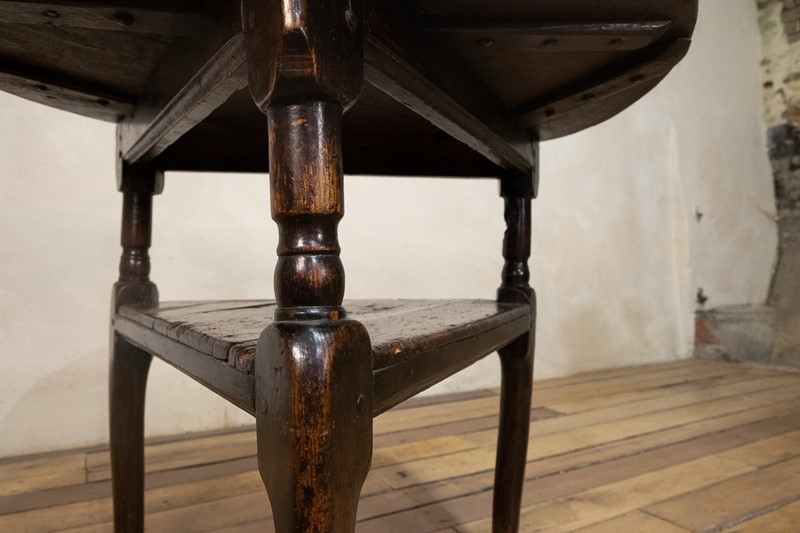 An 18th Century Oak Cricket Table-pappilon-dsc-0741-main-637971155809783458.jpg